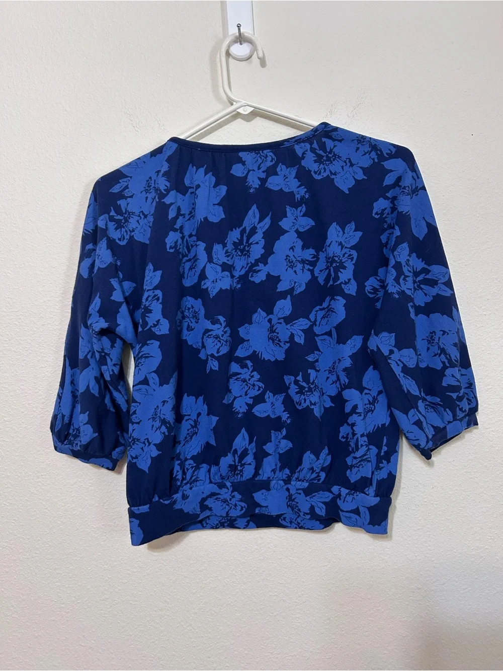 Old Navy Girls Blue Floral Scoop Neck 3/4 Sleeve Blouse L (10-12)